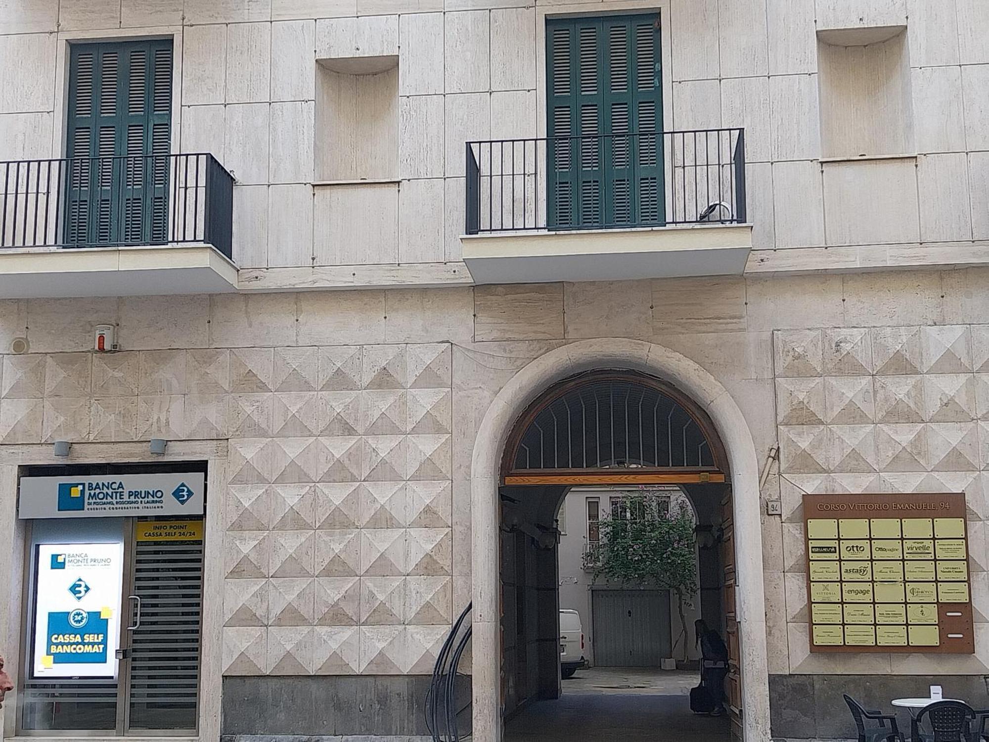 Casa Vacanza La Maison De Losyram Art Salerno Luaran gambar