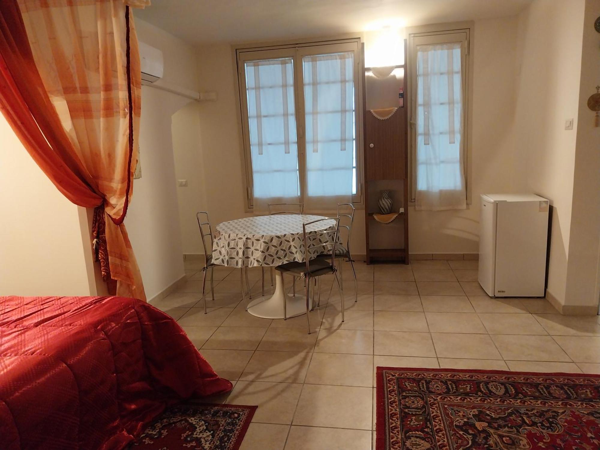 Casa Vacanza La Maison De Losyram Art Salerno Luaran gambar
